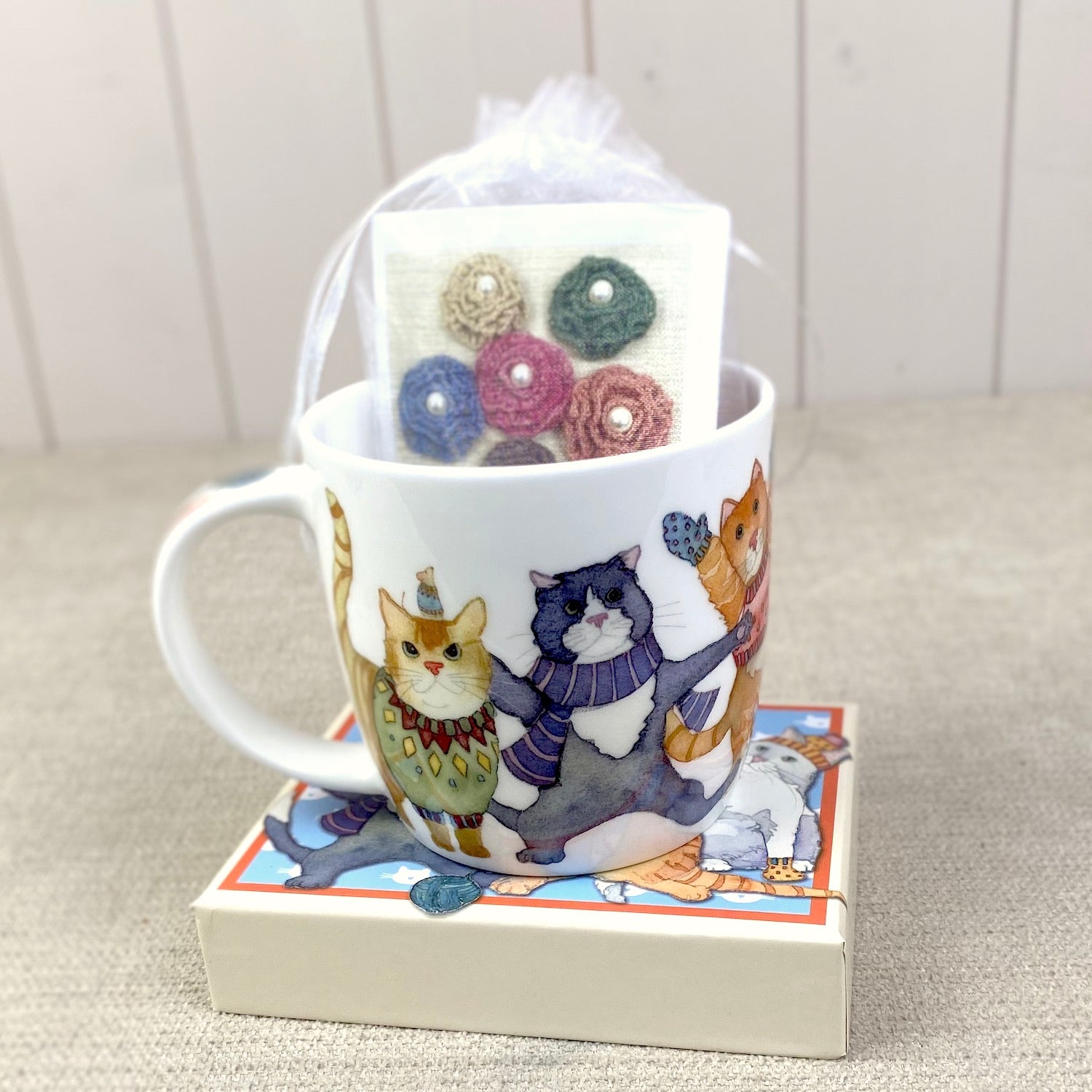 'Kittens in Mittens' Mug & Knitting Kit Gift Set
