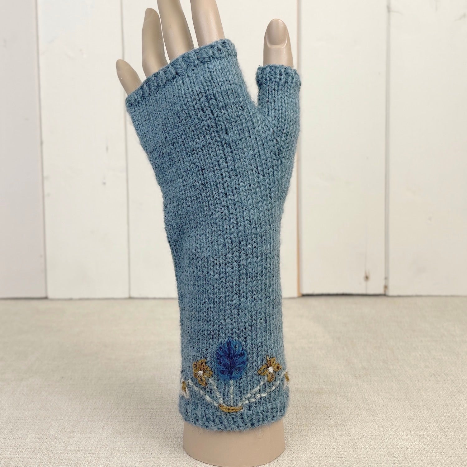 'Flora' Handwarmers (knit flat or in the round)