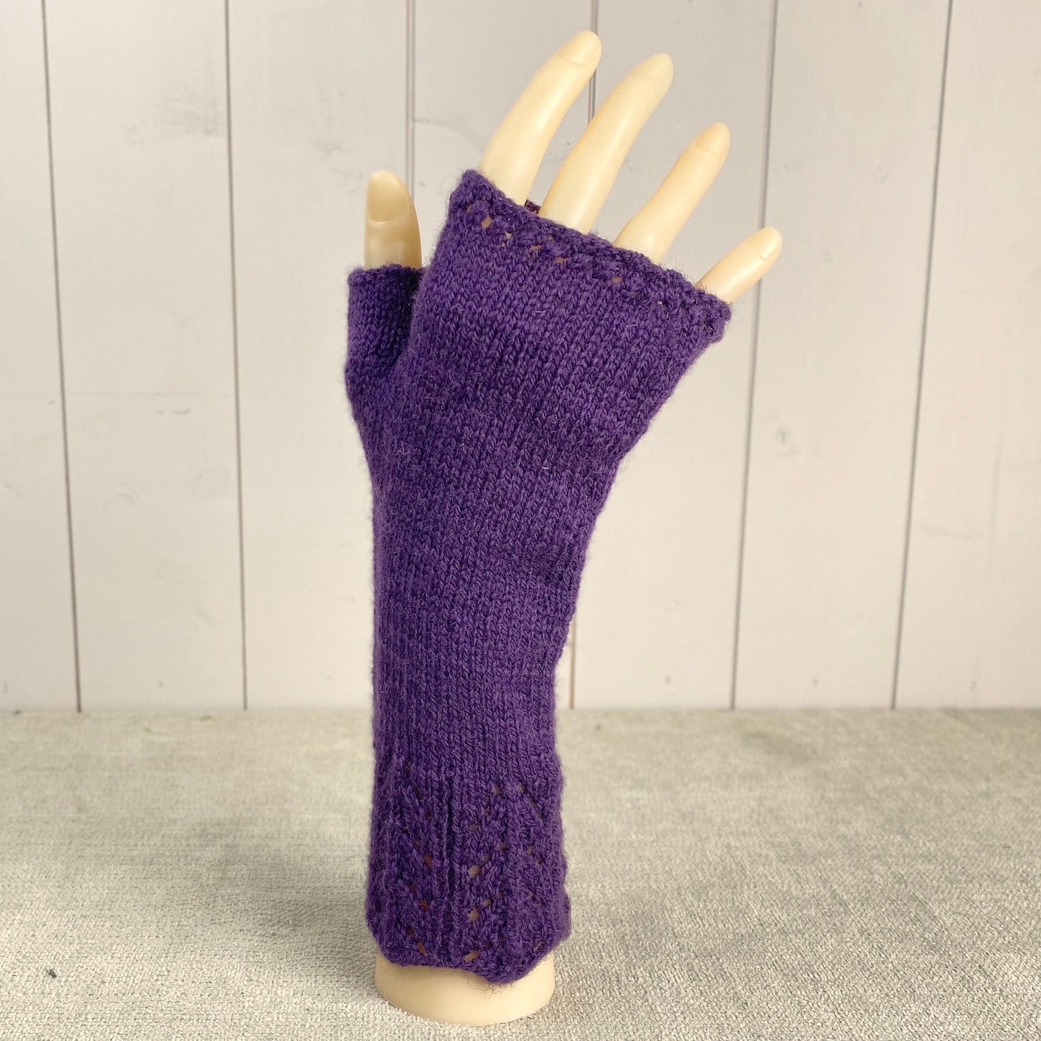 Lace Design Handwarmers Knitting Kit