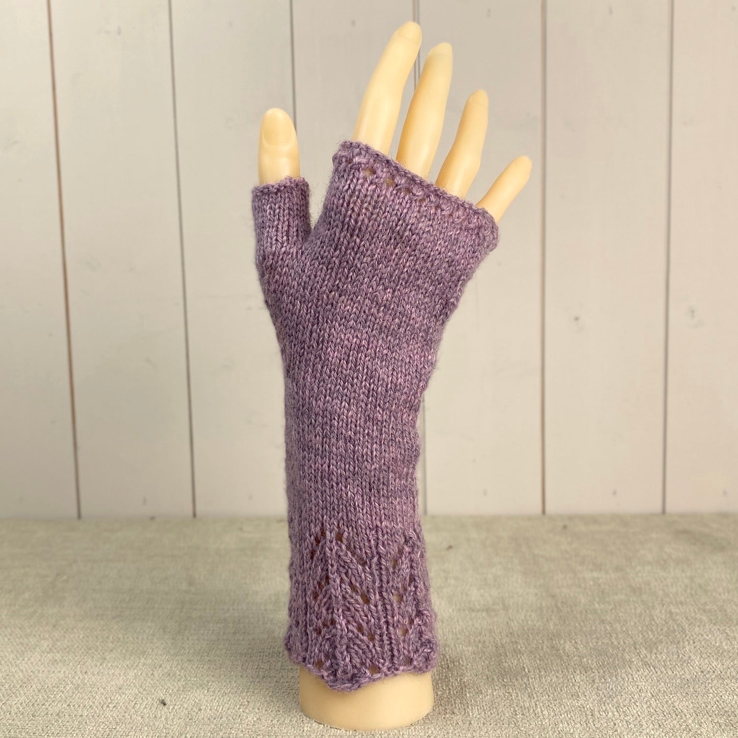 Lace Design Handwarmers Knitting Kit
