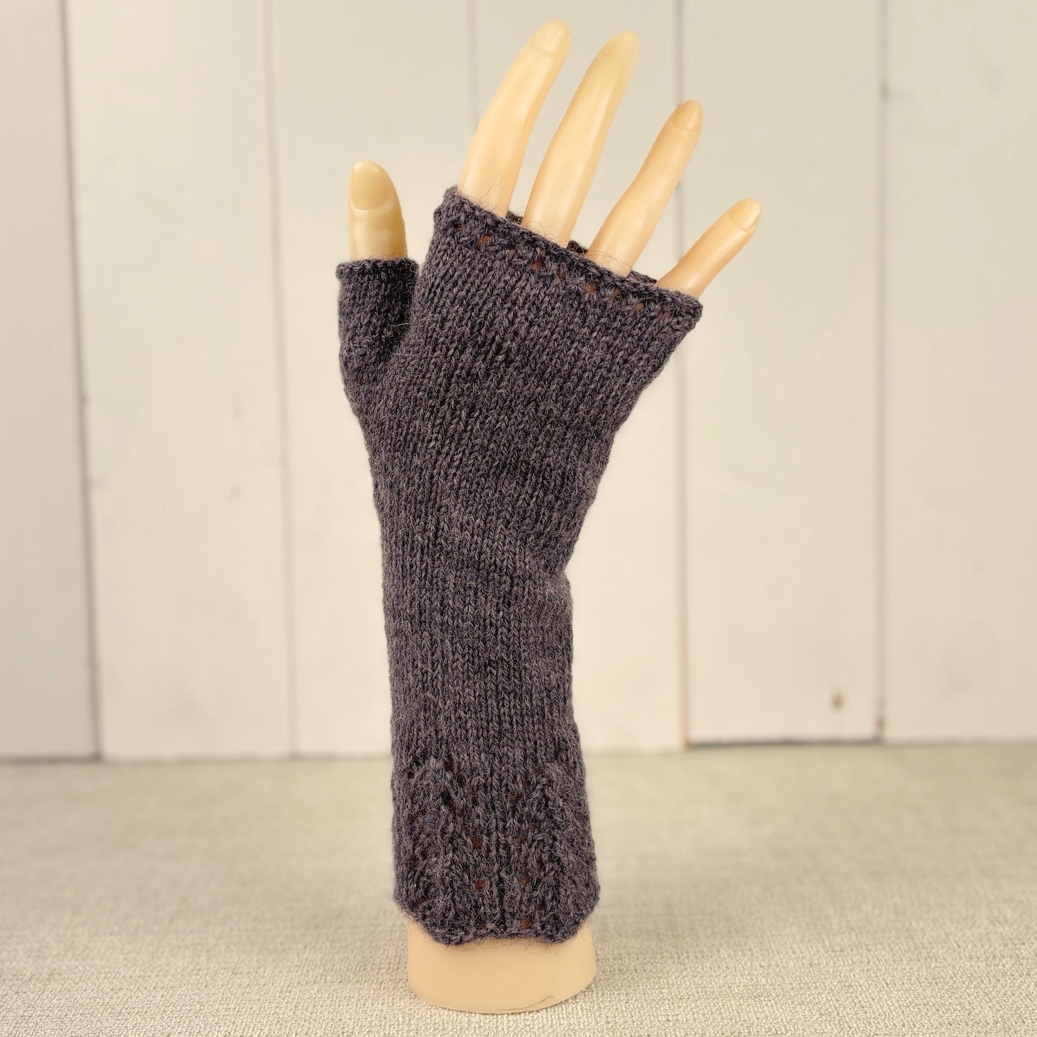 Lace Design Handwarmers Knitting Kit