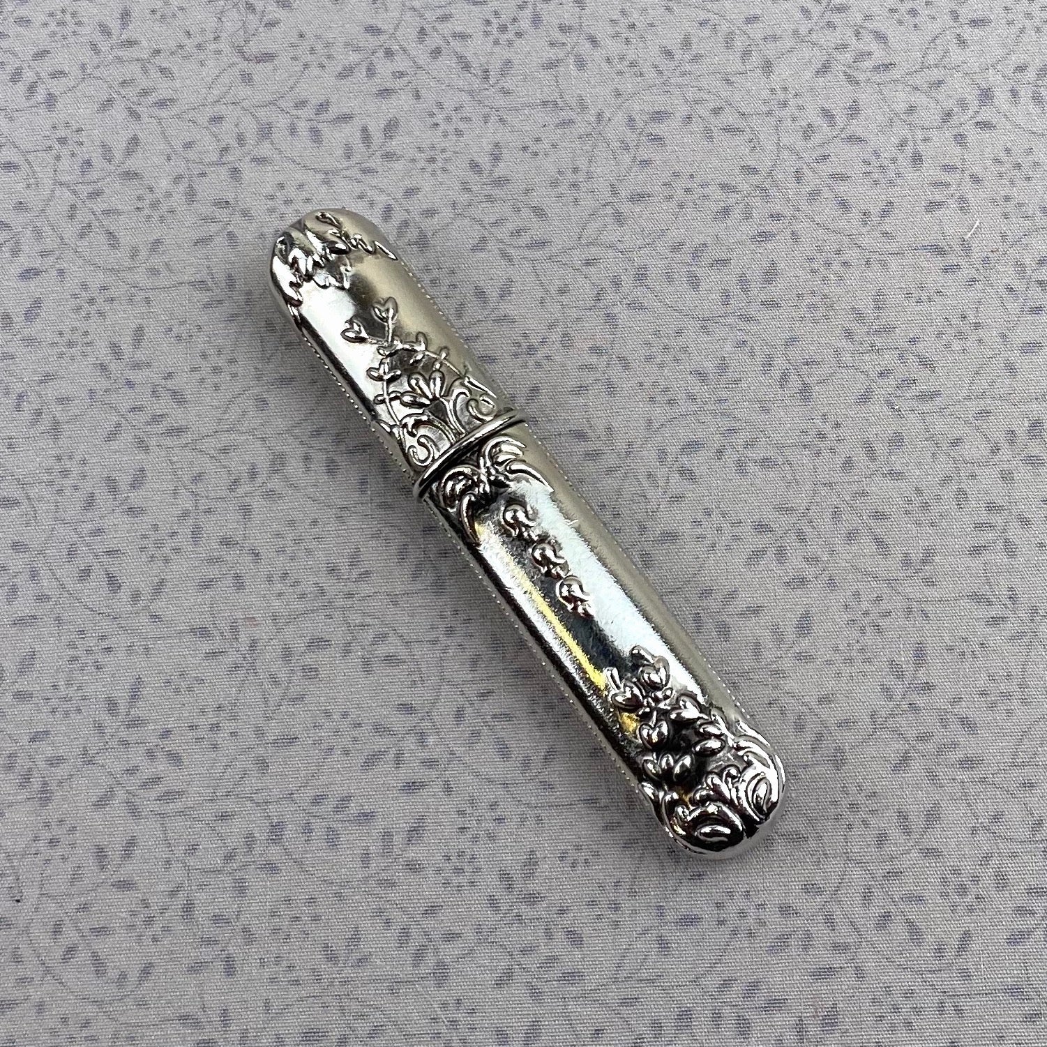 Vintage Style Metal Sewing Needle Holder